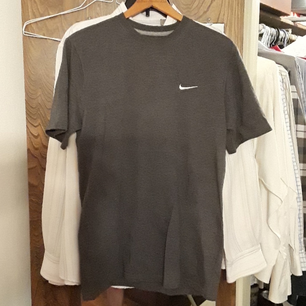 Nike regular fit medium cotton poly-blend shirt